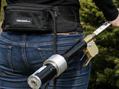 Trimmer:  Beneke Battery Bag